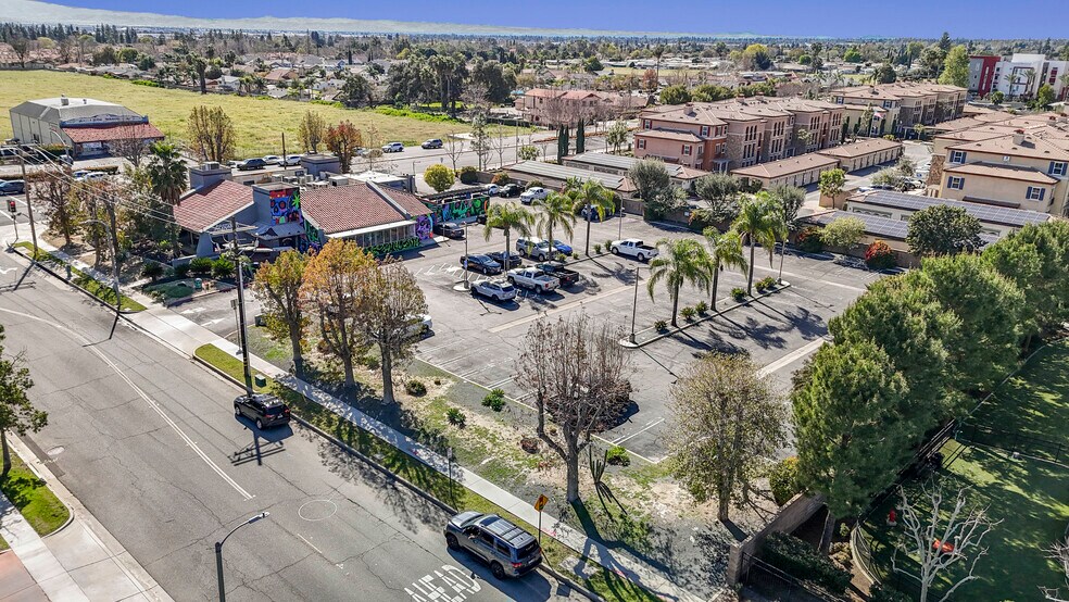 More Photos Of 10276 Foothill Blvd, Rancho Cucamonga Restaurant For Sale