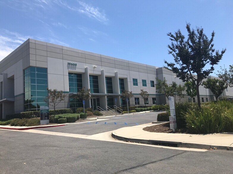 More Photos Of 19600-19688 Van Ness Ave, Torrance Warehouse For Lease