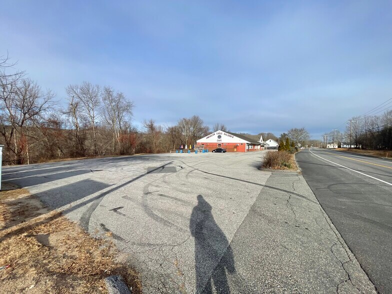 More Photos Of 15 River Rd, Willington General Retail For Sale