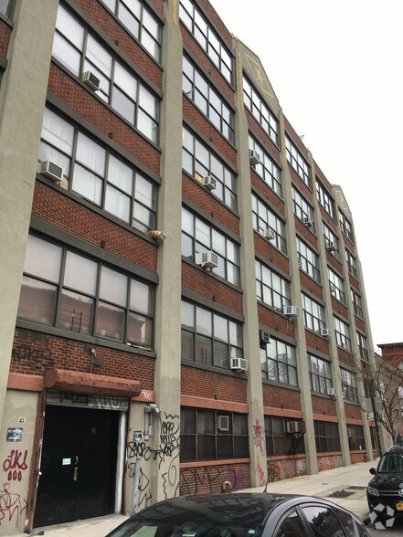 More Photos Of 61 Greenpoint Ave, Brooklyn Loft Creative Space For Lease