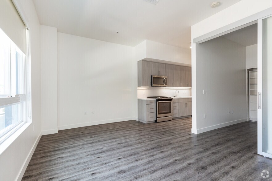 More Photos Of 1200 S Broadway, Los Angeles Apartments For Lease
