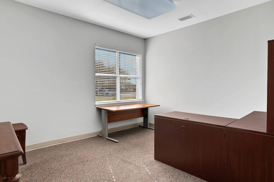 More Photos Of 6277 Dupont Station Ct, Jacksonville Medical For Lease
