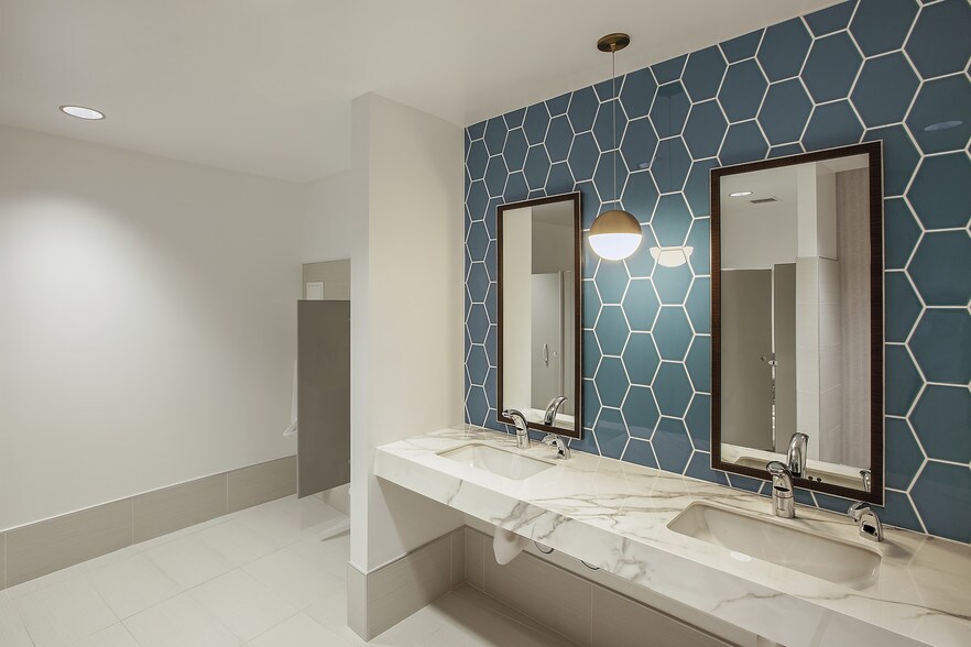 More Photos Of 21515 Hawthorne Blvd, Torrance Office For Sale