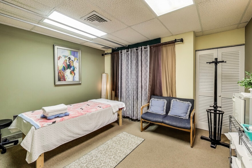 More Photos Of 6400 Seven Corners Pl, Falls Church Office For Sale