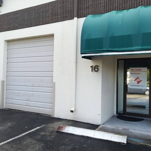 More Photos Of 11320 Fortune Cir, Wellington Warehouse For Lease