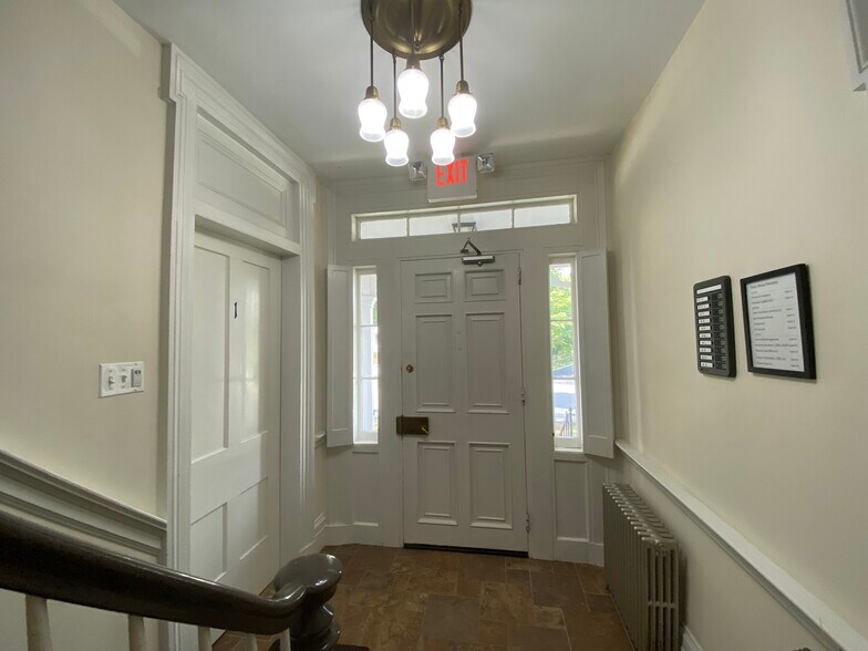 More Photos Of 12 Lower Center St, Clinton Office For Lease