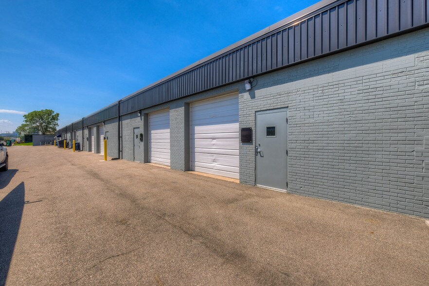 More Photos Of 5250-5280 W 74th St, Edina Light Distribution For Lease