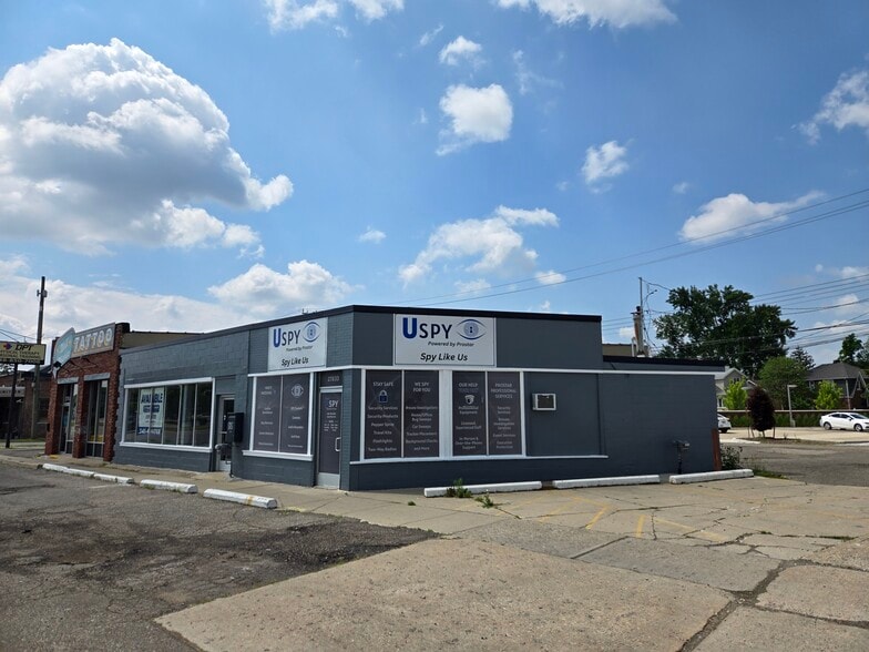 Primary Photo Of 27827-27833 Woodward Ave, Berkley Storefront Retail Office For Sale