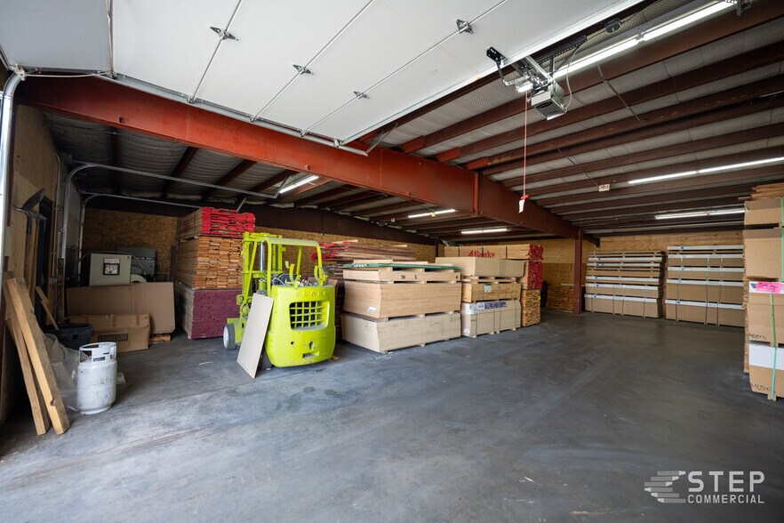 More Photos Of 425 15th St, Greeley Showroom For Sale
