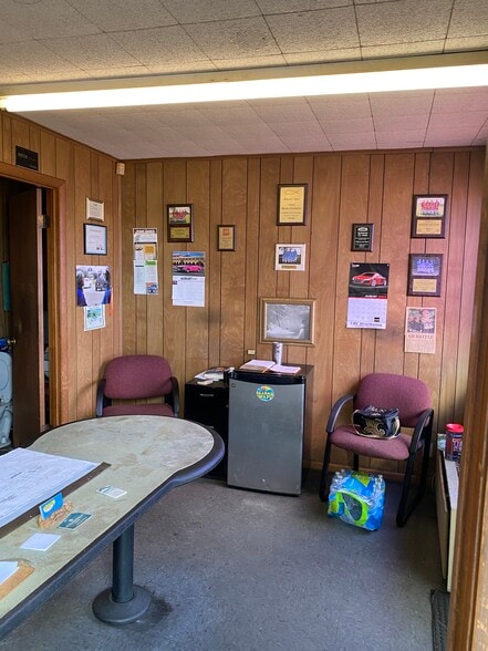 More Photos Of 1414 NW Broad Street - 6 Building Portfolio, Murfreesboro General Retail For Sale