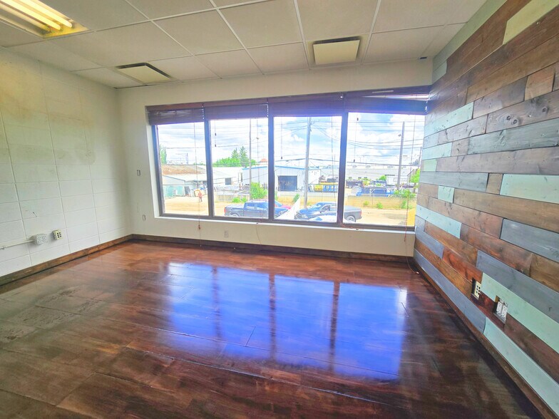 More Photos Of 7505 104th St, Edmonton Storefront Retail Office For Lease