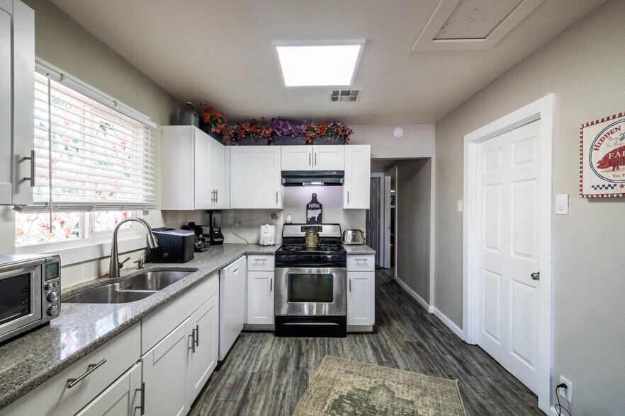 More Photos Of 6739 N 61st Ave, Glendale Multifamily For Sale