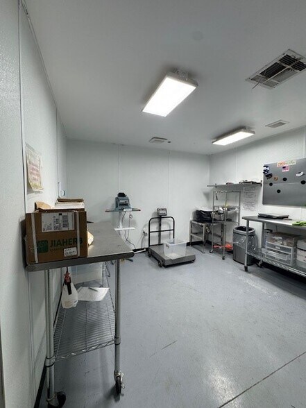 More Photos Of 12601 NW 115th Ave, Medley Warehouse For Lease