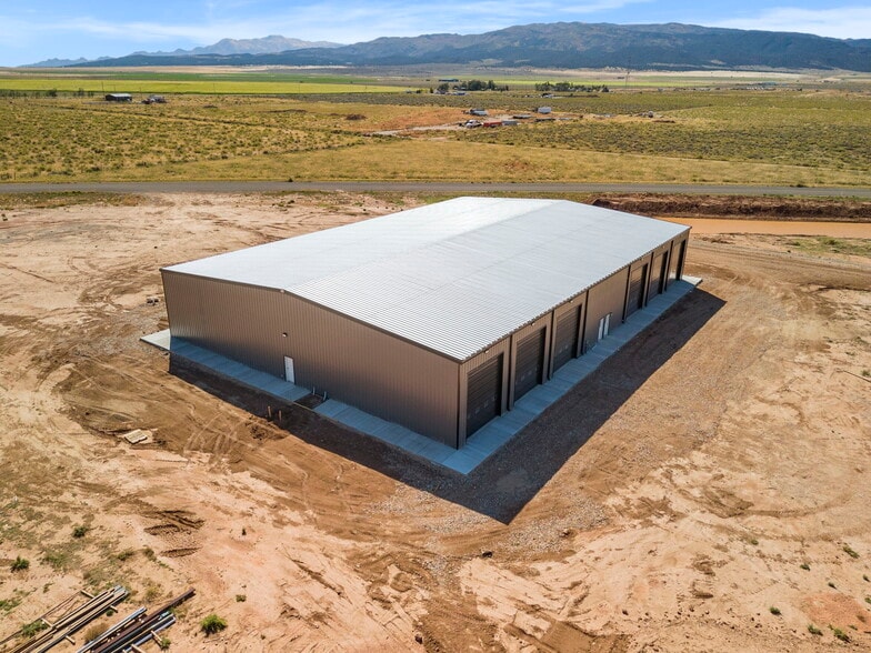 More Photos Of 3709 5650 w, Cedar City Industrial For Lease