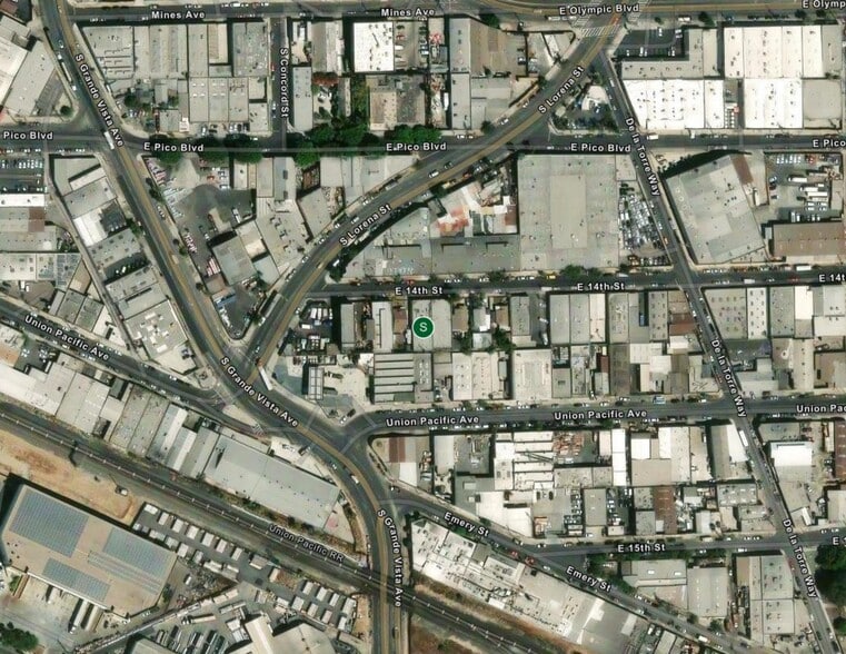 More Photos Of 3328 E 14th St, Los Angeles Warehouse For Sale