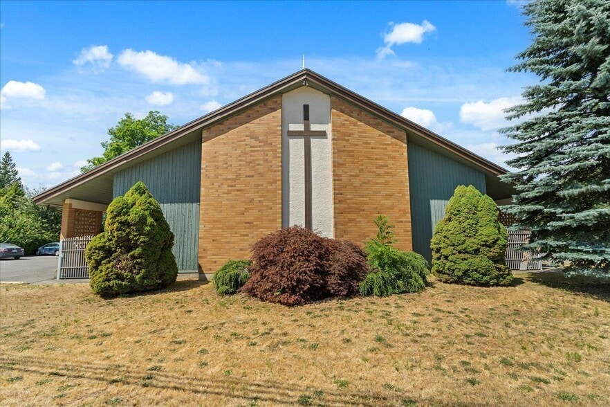 Primary Photo Of 2029 Ware St, Abbotsford Religious Facility For Sale