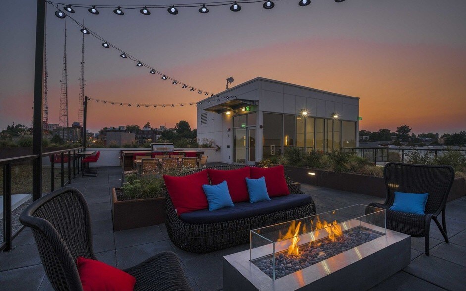 More Photos Of 2020 E Madison St, Seattle Apartments For Lease