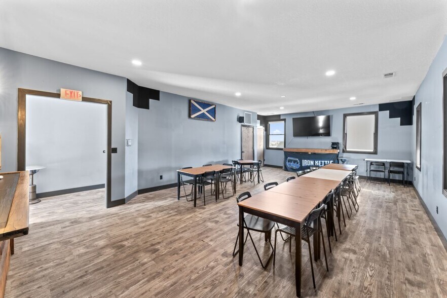 More Photos Of 508 S Main St, Grain Valley Bar For Lease