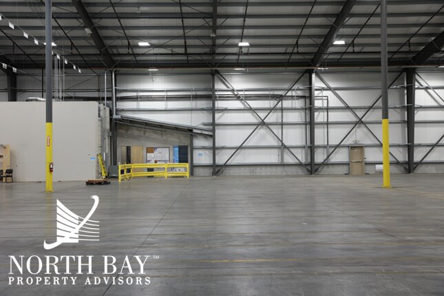 More Photos Of 3300 N Laughlin Rd, Santa Rosa Warehouse For Lease