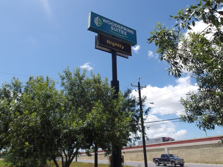 More Photos Of 3825 S Expressway 83, Harlingen Land For Sale