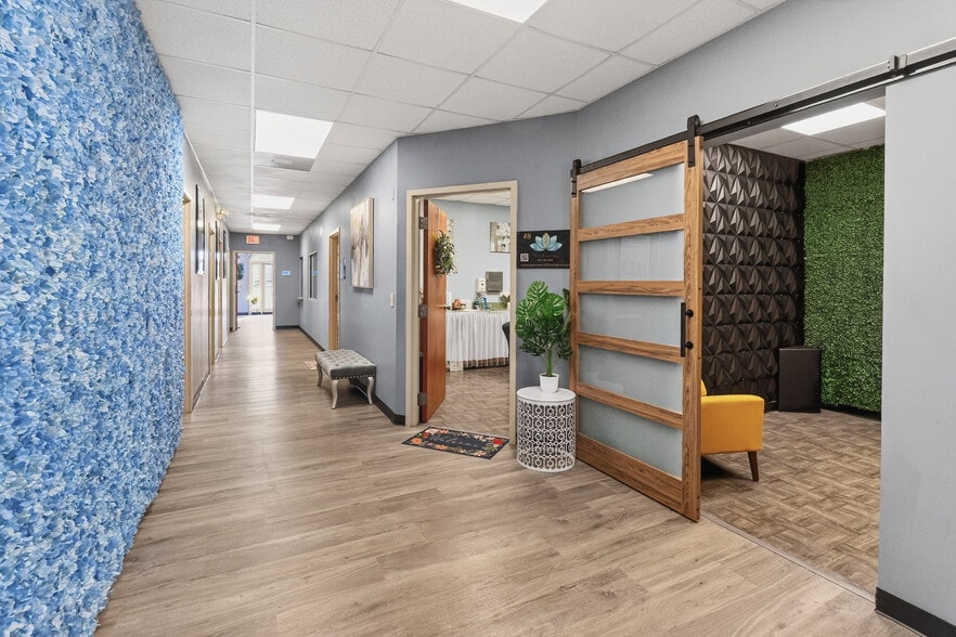 More Photos Of 3210 Prosperity Church Rd, Charlotte Office For Sale