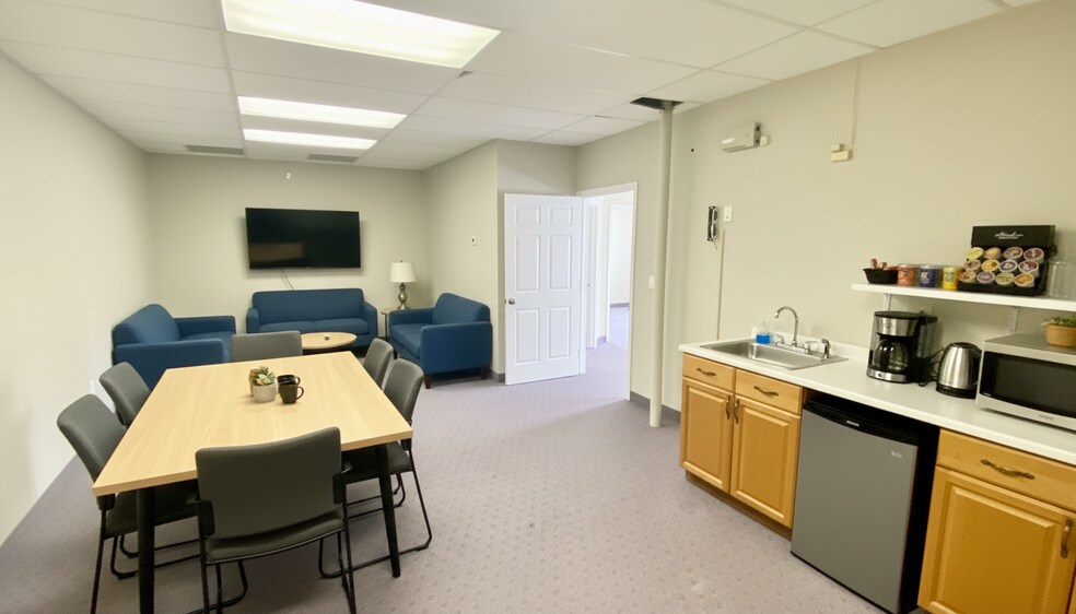More Photos Of 77 Broadway, Amityville Medical For Lease