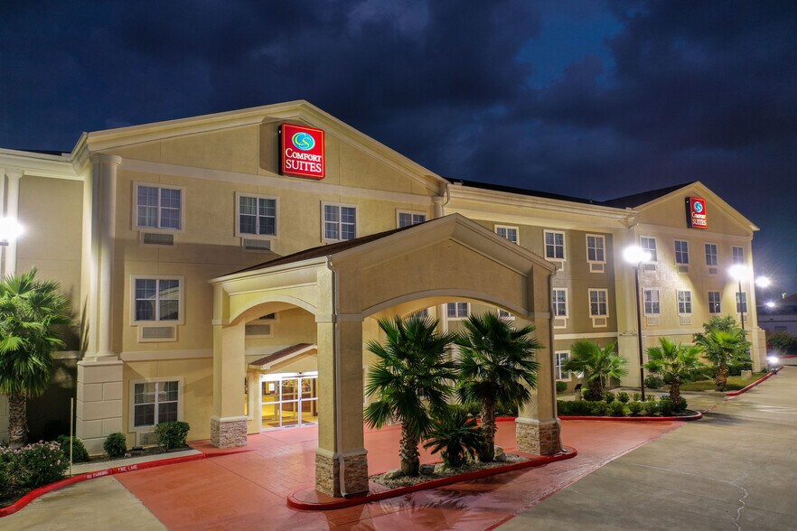 More Photos Of 13636 Michel Rd, Tomball Hotel For Sale
