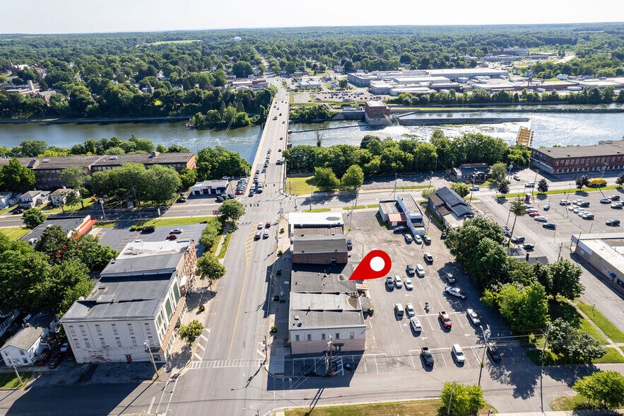 More Photos Of 121 W Broadway, Fulton Storefront Retail Residential For Sale