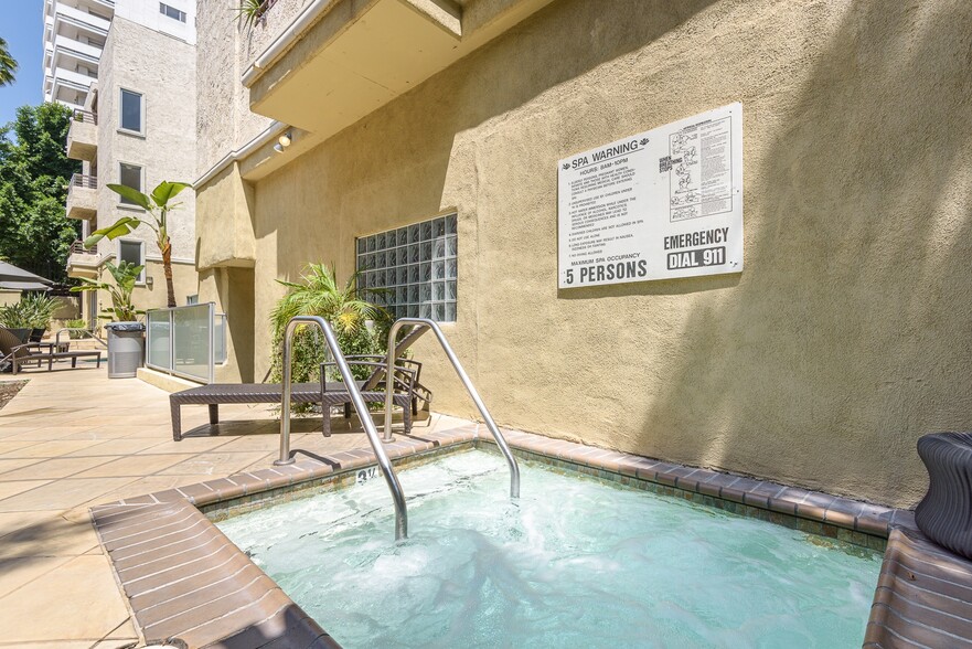 More Photos Of 7230 Franklin Ave, Los Angeles Apartments For Sale