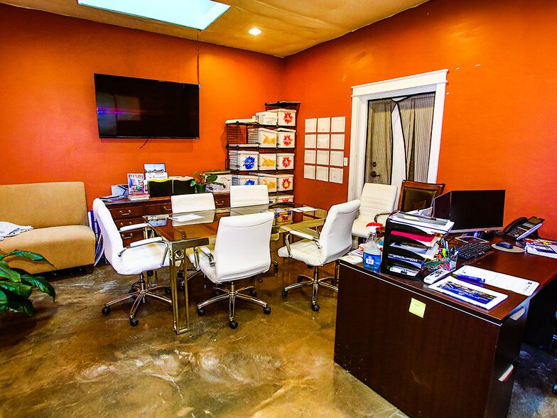 More Photos Of 42 Windsor Hwy, New Windsor Township Storefront Retail Office For Lease