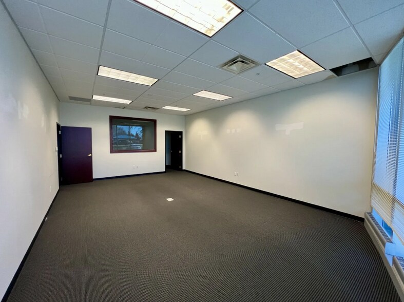 More Photos Of 455 Cayuga Rd, Cheektowaga Office For Lease