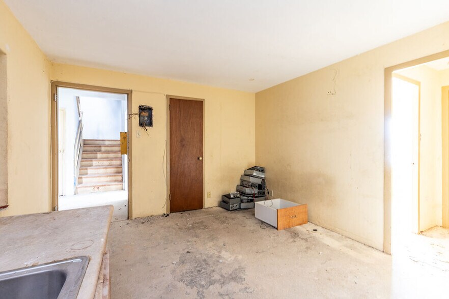 More Photos Of 628 9th St, Niagara Falls Apartments For Sale