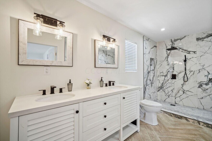 More Photos Of 4677 E Livingston Ave, Columbus Specialty For Sale