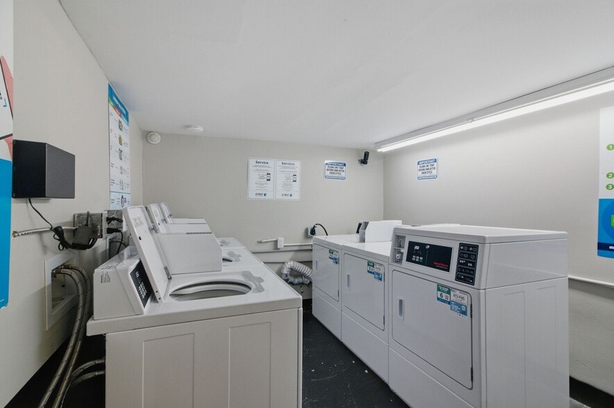 More Photos Of 303 S Poplar St, Paris Apartments For Sale