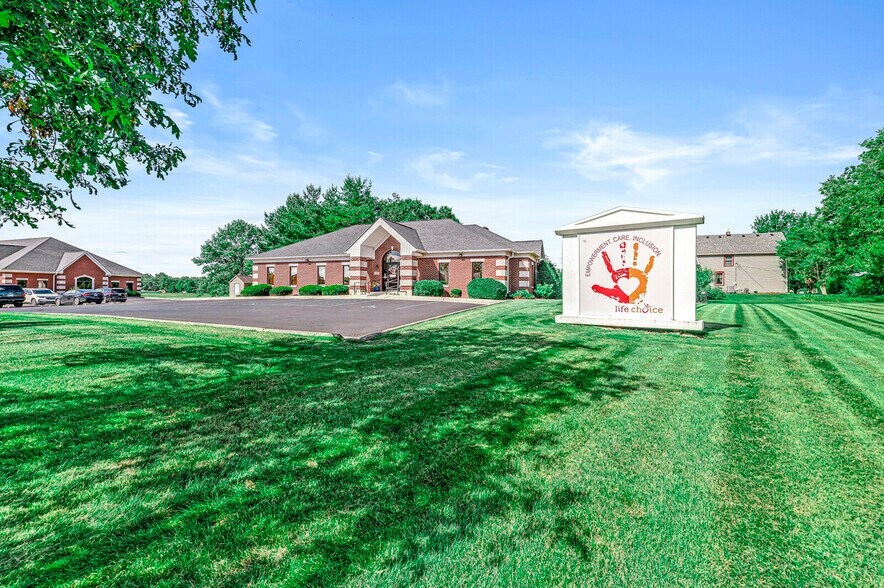 More Photos Of 4022 Arbor Ln, New Palestine Medical For Lease