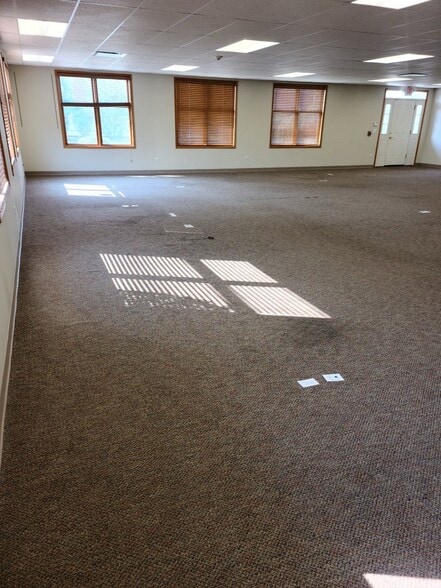 More Photos Of 16610 W 159th St, Lockport Medical For Sale
