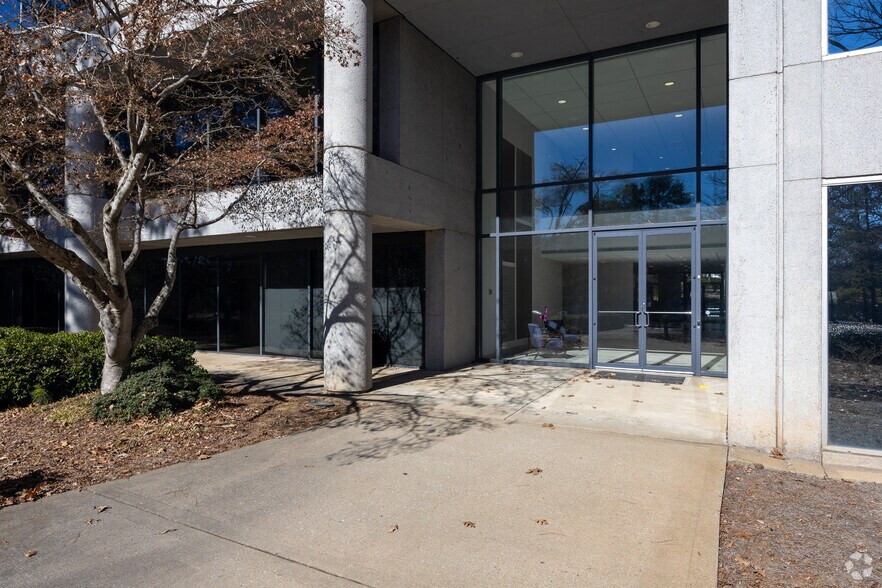 More Photos Of 6525 The Corners Pky, Peachtree Corners Unknown For Lease