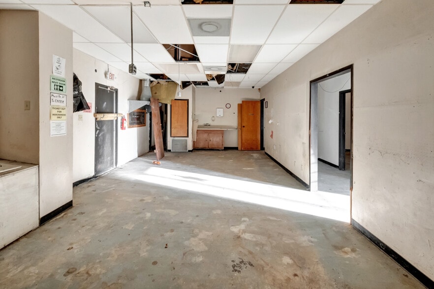 More Photos Of 104 Teakwood Dr, Victoria Medical For Sale