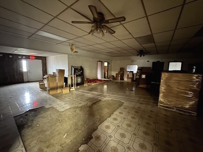 More Photos Of 212 Blees Industrial Dr, Macon Industrial For Sale