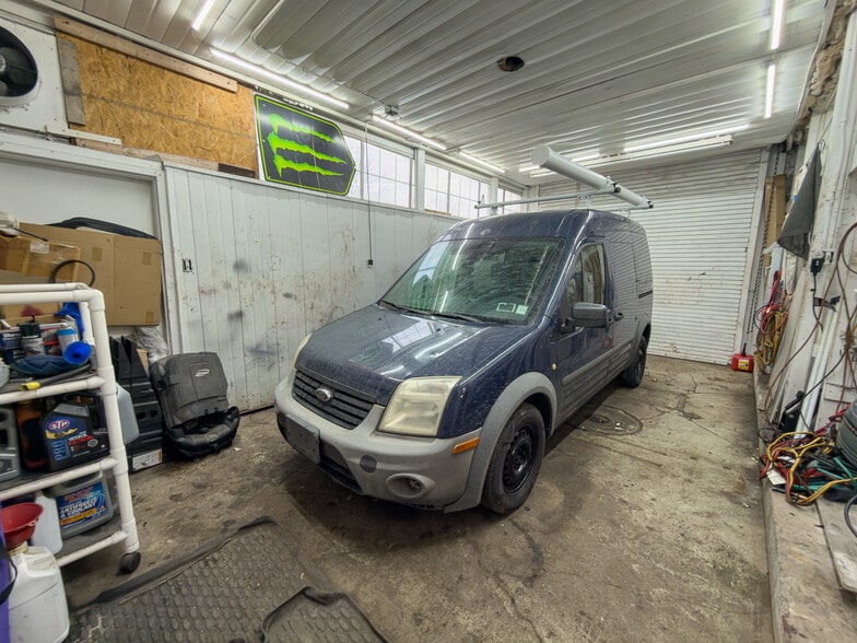 More Photos Of 2203 Navarre Rd, Canton Auto Dealership For Sale