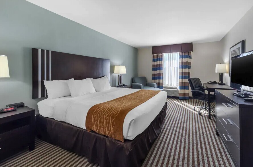 More Photos Of 3112 W Fir St, Perry Hotel For Sale