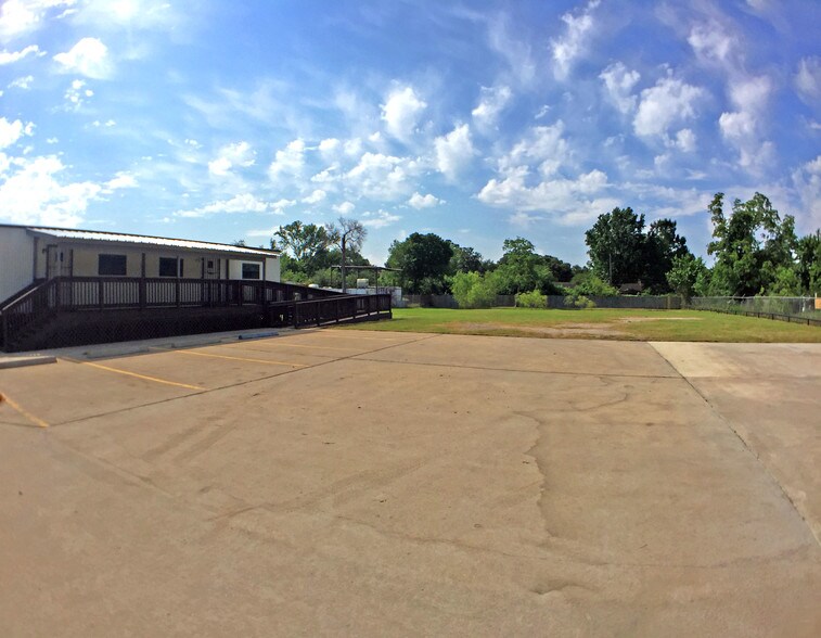 More Photos Of 4439 Pinemont Dr, Houston Land For Lease
