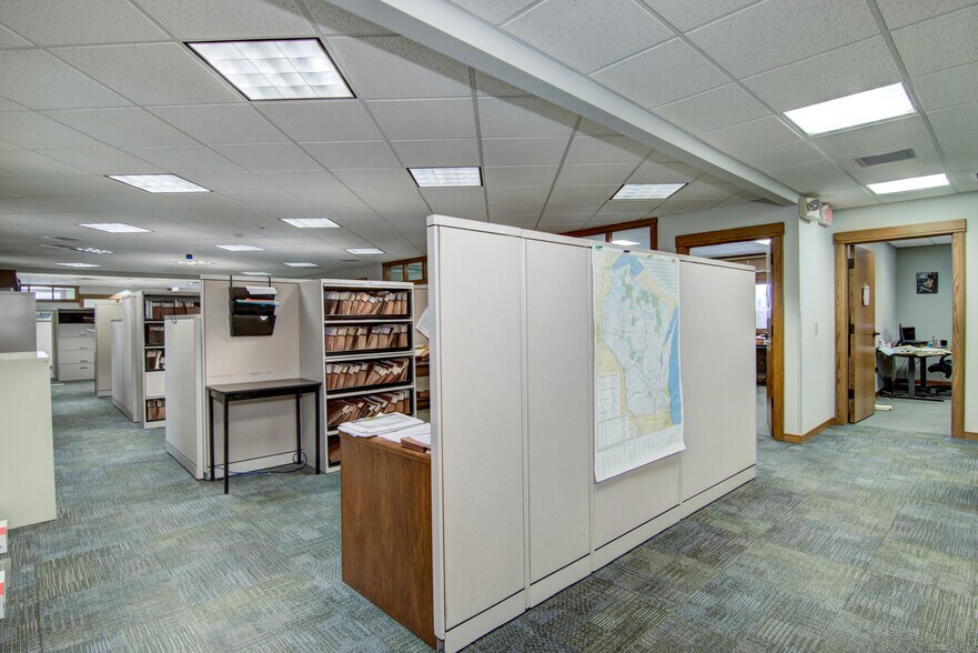 More Photos Of 3624 Oakwood Hills Pky, Eau Claire Office For Sale