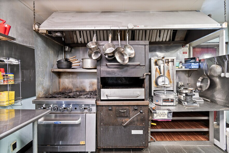 More Photos Of 816 Harrison Ave SW, Canton Restaurant For Sale