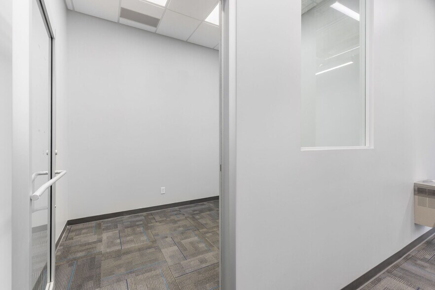 More Photos Of 590 Burbank St, Broomfield Flex For Lease