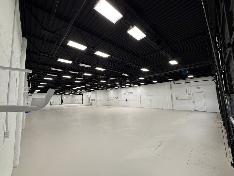 More Photos Of 54 W Barber Ave, Woodbury Warehouse For Sale