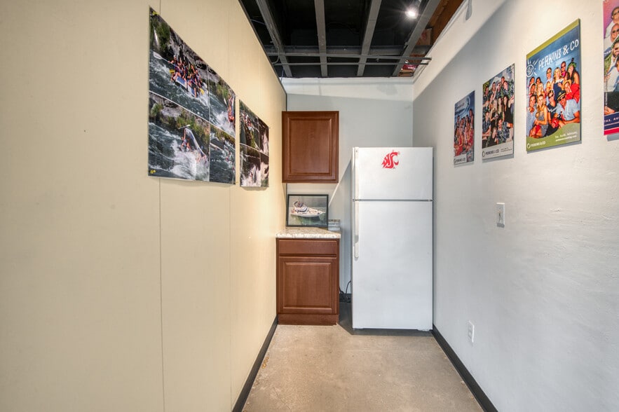 More Photos Of 12290 SW Main St, Portland Office For Sale