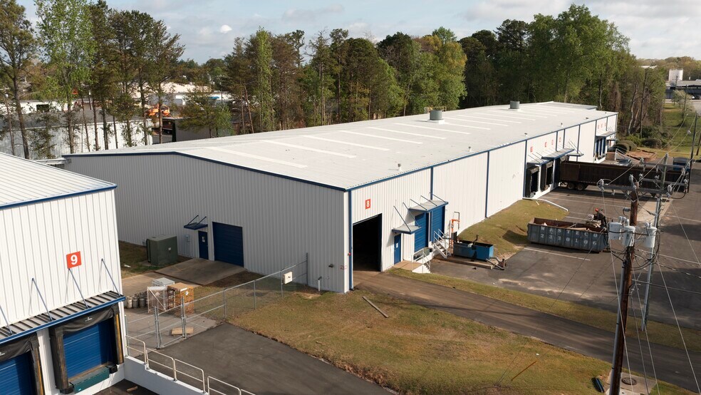 More Photos Of 120 McDougall Ct, Greenville Unknown For Lease