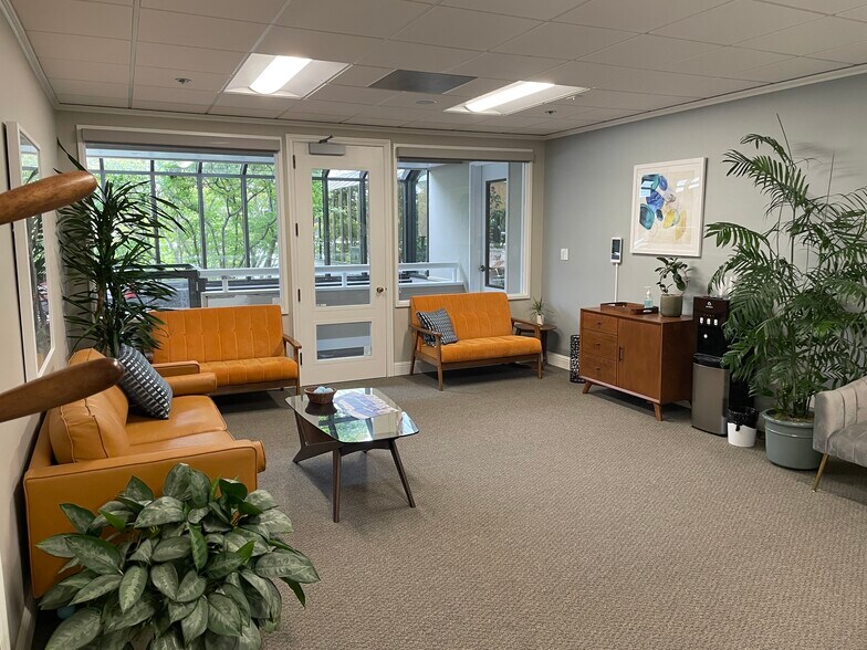 More Photos Of 300 Tamal Plz, Corte Madera Office Residential For Lease