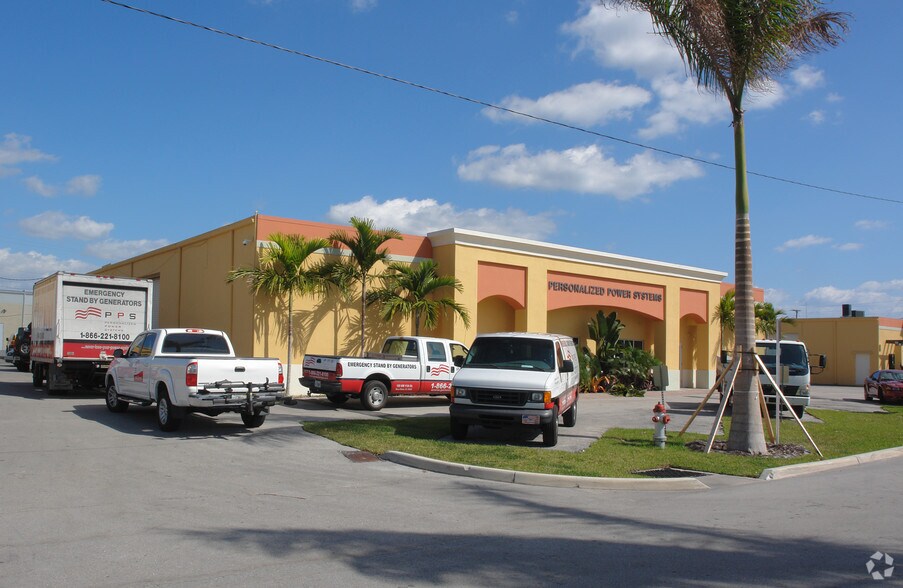 More Photos Of 121-125 NW 11th St, Boca Raton Warehouse For Lease